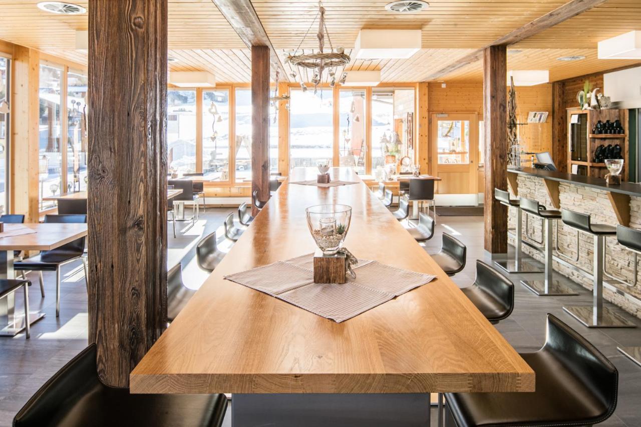 Hotel-Restaurant Ronalp Bürchen エクステリア 写真